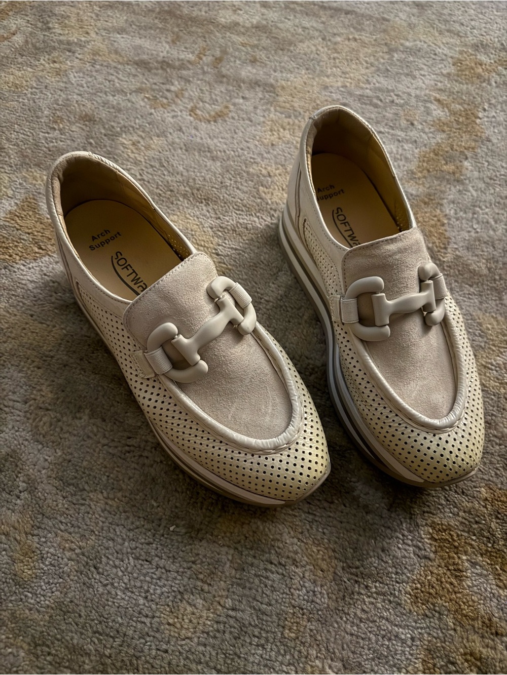 Women’s Soft Wave off white slip on